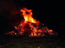 Treffen am Osterfeuer