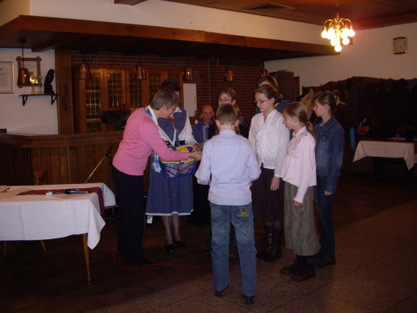 Plattdeutsche Jugendgruppe und Angela Hemker